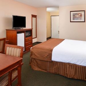 Queen Room Mobility accessible