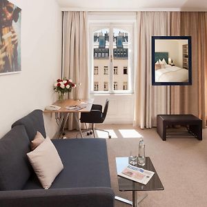 Prestige King Suite