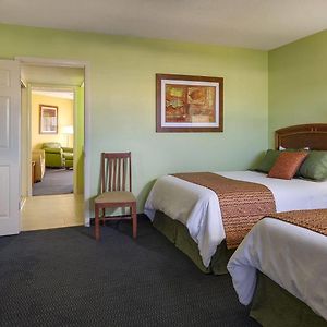 One-Bedroom King Suite