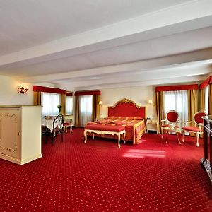 Deluxe Junior Suite
