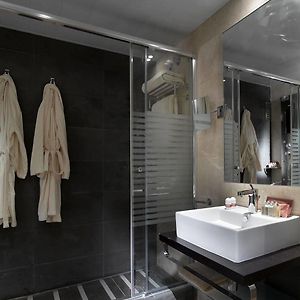 Superior Three-Bedroom Apartment