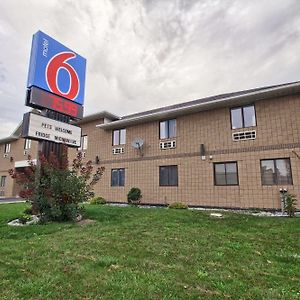 Motel 6 Windsor Ontario