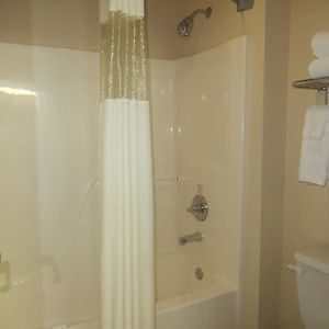 Queen Room Mobility accessible