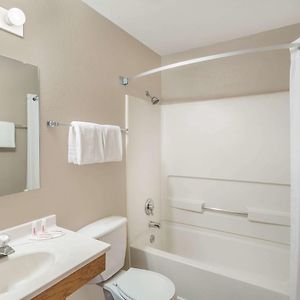 Queen Suite