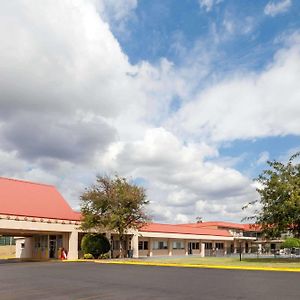 Ramada By Wyndham Clinton