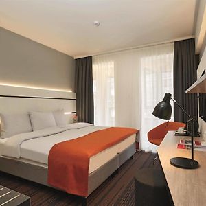 Comfort Queen Room