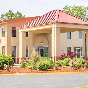 Days Inn By Wyndham Columbia I-70