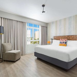 Premium King Room