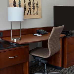 One-Bedroom King Suite
