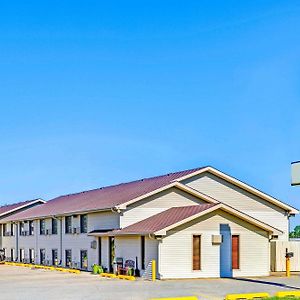 Super 8 By Wyndham Aberdeen West
