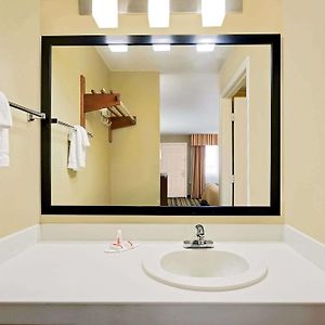 Queen Room Mobility accessible