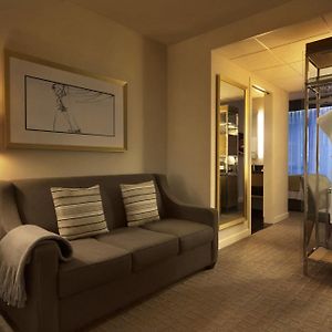 Executive Queen Suite