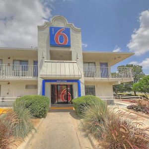 Motel 6 San Antonio, Tx Six Flags Fiesta Tx - La Cantera Area