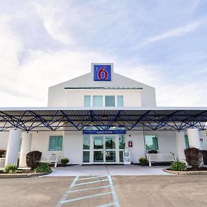 Motel 6-Tewksbury, Ma - Boston