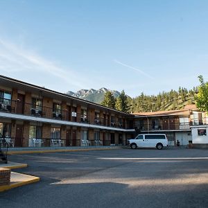 Radium Park Lodge
