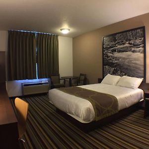 Queen Room Mobility accessible