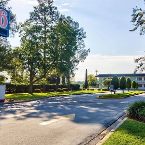 Motel 6-Valdosta, Ga - University