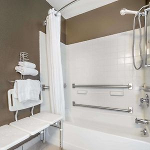 King Room Mobility accessible