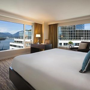 Signature Corner King Room