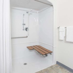 One-Bedroom King Suite Mobility accessible