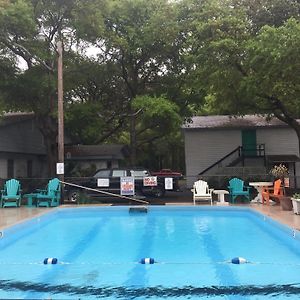 Captain'S Cove Motel