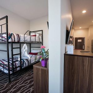 Deluxe Family Suite