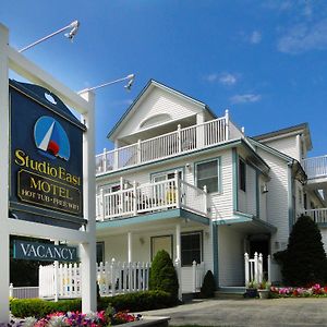 Studio East Motel