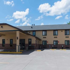 Baymont By Wyndham Pierre