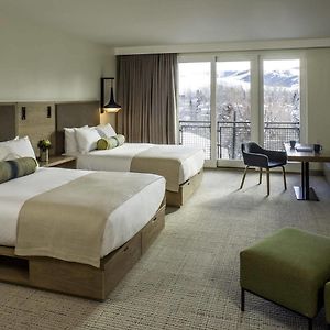 Grand Deluxe Queen Room Two Queen Beds