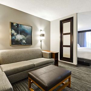 Upper Floors King Room