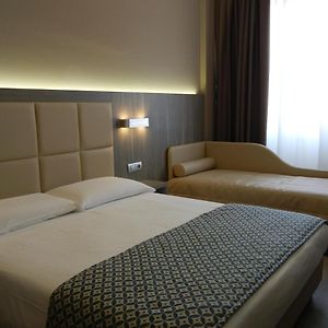 Executive Triple Room