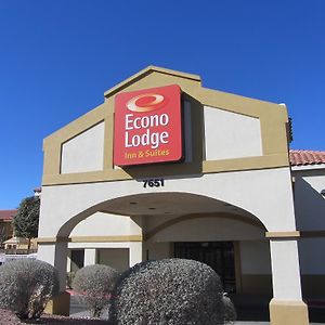 Econo Lodge Inn & Suites