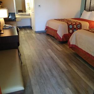 Top Floor Queen Room
