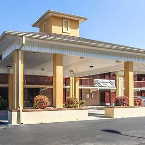 Quality Inn West I - 75