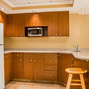 One-Bedroom King Suite