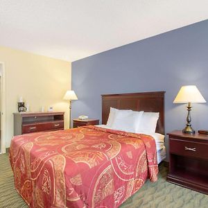 Queen Room Mobility accessible