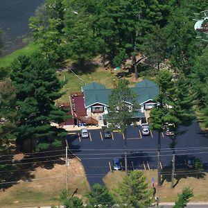 Edgewater Inn & Cottages