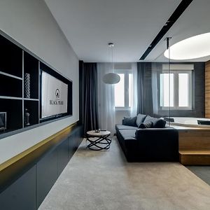 Black Pearl Luxury Suites