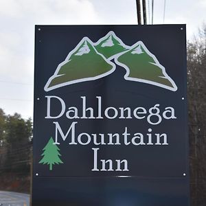 Dahlonega Mountain Inn