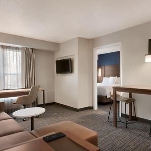 One-Bedroom Queen Suite