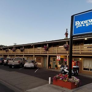 Rodeway Inn & Suites Pendleton