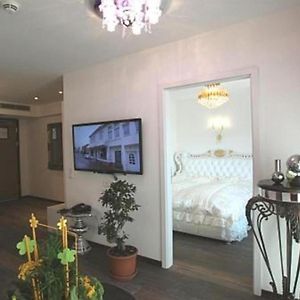 Luxury King Suite