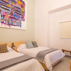 Deluxe Queen Suite
