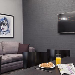Luxury One-Bedroom Room
