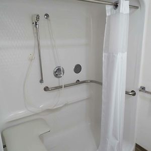 Queen Room Mobility accessible