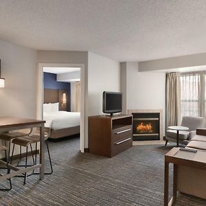Two-Bedroom Queen Suite