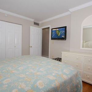 One-Bedroom Top Floor Apartment