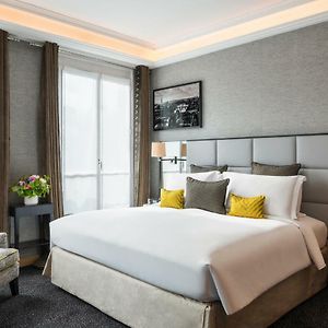 Deluxe King Suite