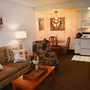 One-Bedroom King Suite
