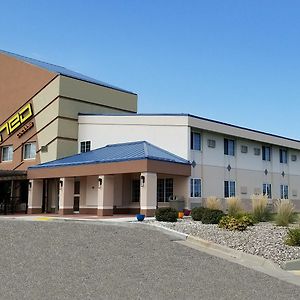 Red River Inn & Suites Fargo